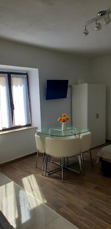 Apartments And Room Vela Senj  Dış mekan fotoğraf
