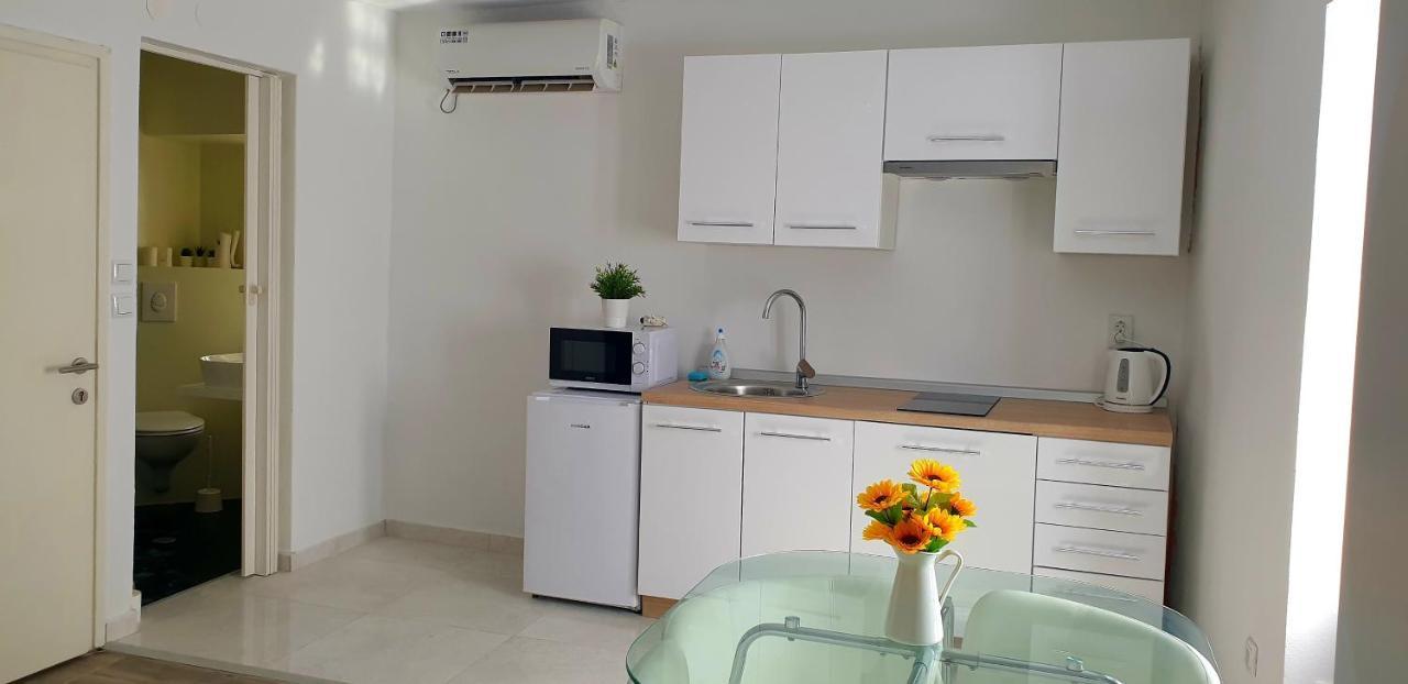 Apartments And Room Vela Senj  Dış mekan fotoğraf